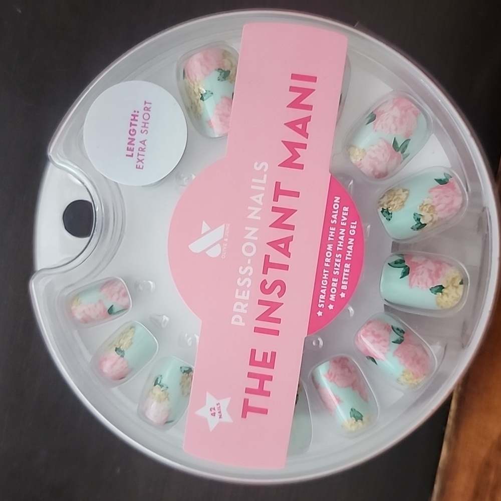 Set of Floral Press-Ons